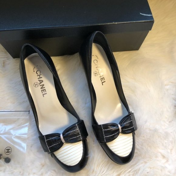 Used Authentic chanel Pumps